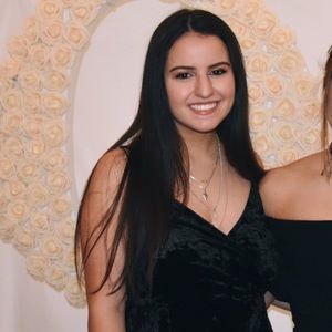 Meet your Posher, Eva